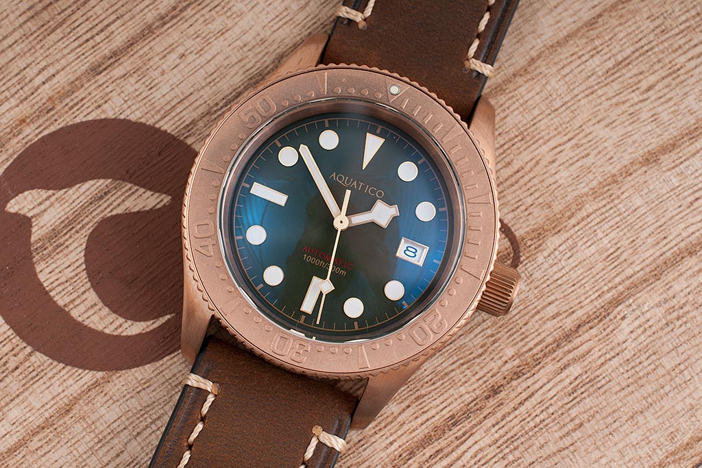 Aquatico Bronze Sea Star - Green Dial Bronze Bezel Watch Review - StrapHabit