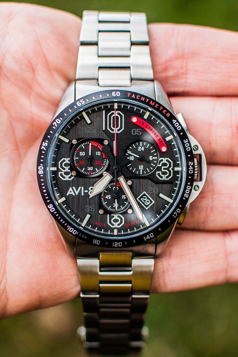 AVI-8 P-51 Mustang Blakeslee Chronograph Watch Review (AV-4077-11 Legion) - Both Kinds of Pilot's Watch - StrapHabit