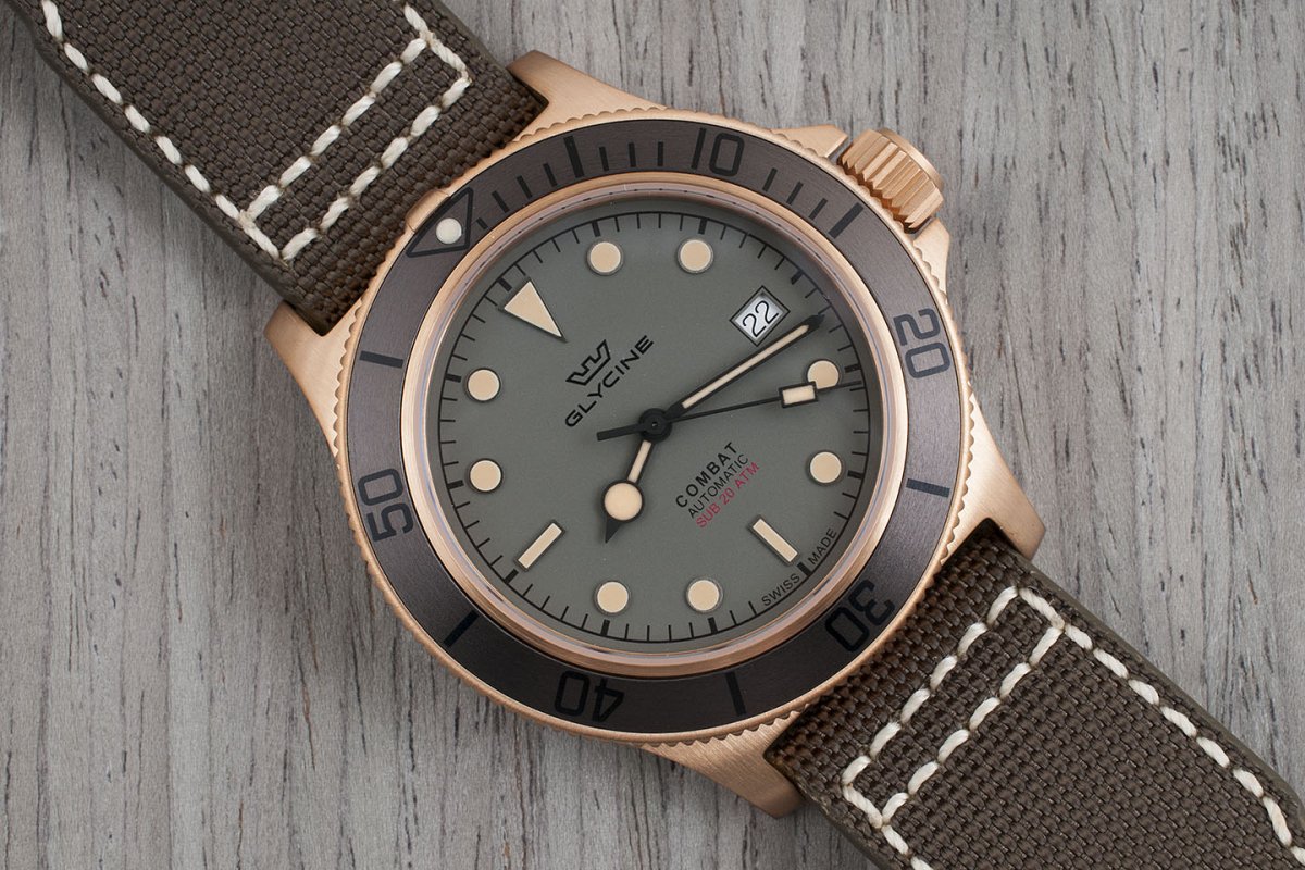Glycine Combat Sub Bronze Watch Review - A Budget Tudor Black Bay Bronze? (GL0390) - StrapHabit