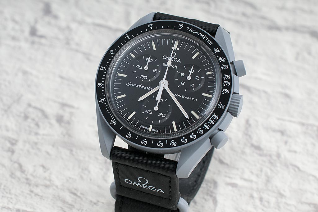 Omega x Swatch Moonswatch Mission to the Moon Watch Review SO33M100 - StrapHabit