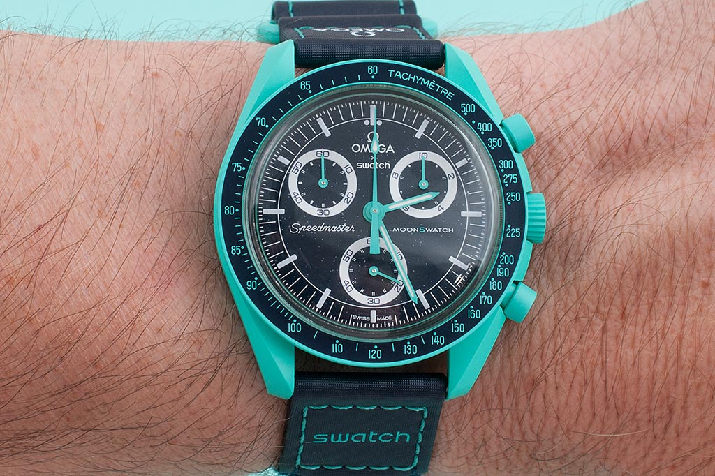 Omega x Swatch Speedmaster Moonswatch Mission On Earth Polar Lights Watch Review - SO33L103 - StrapHabit