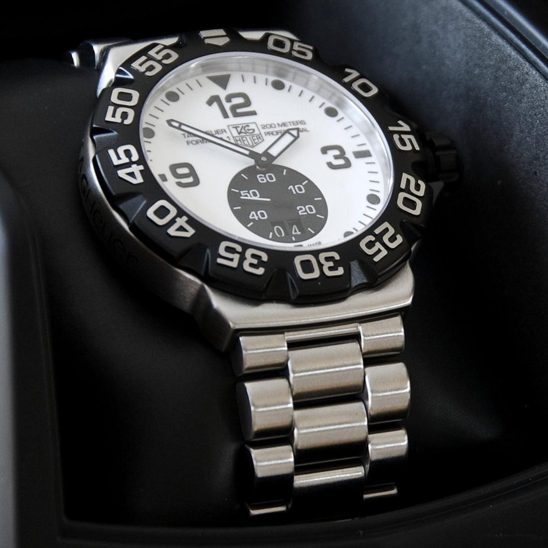 TAG Heuer Formula 1 Grande Date Watch Review WAH1011 – StrapHabit