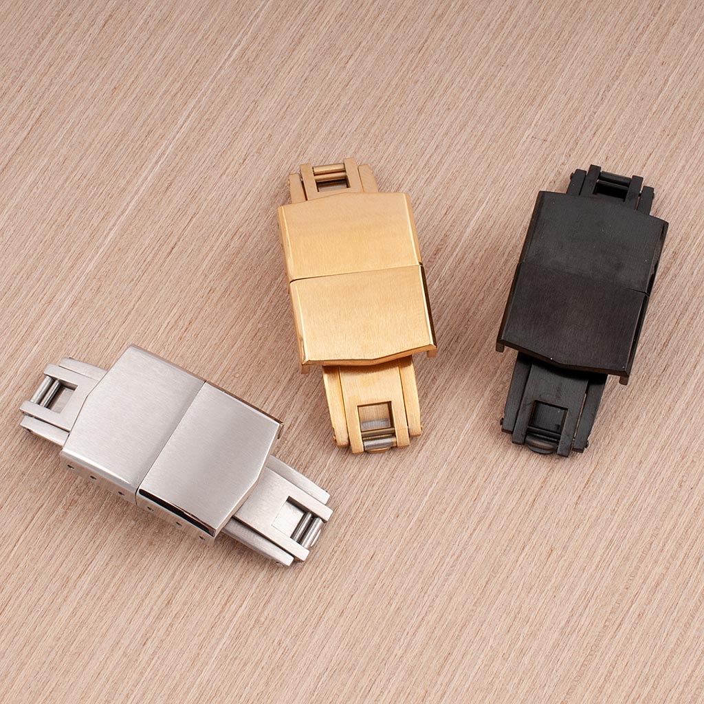 Spring-Loaded Deployant Buckles For CTS Straps