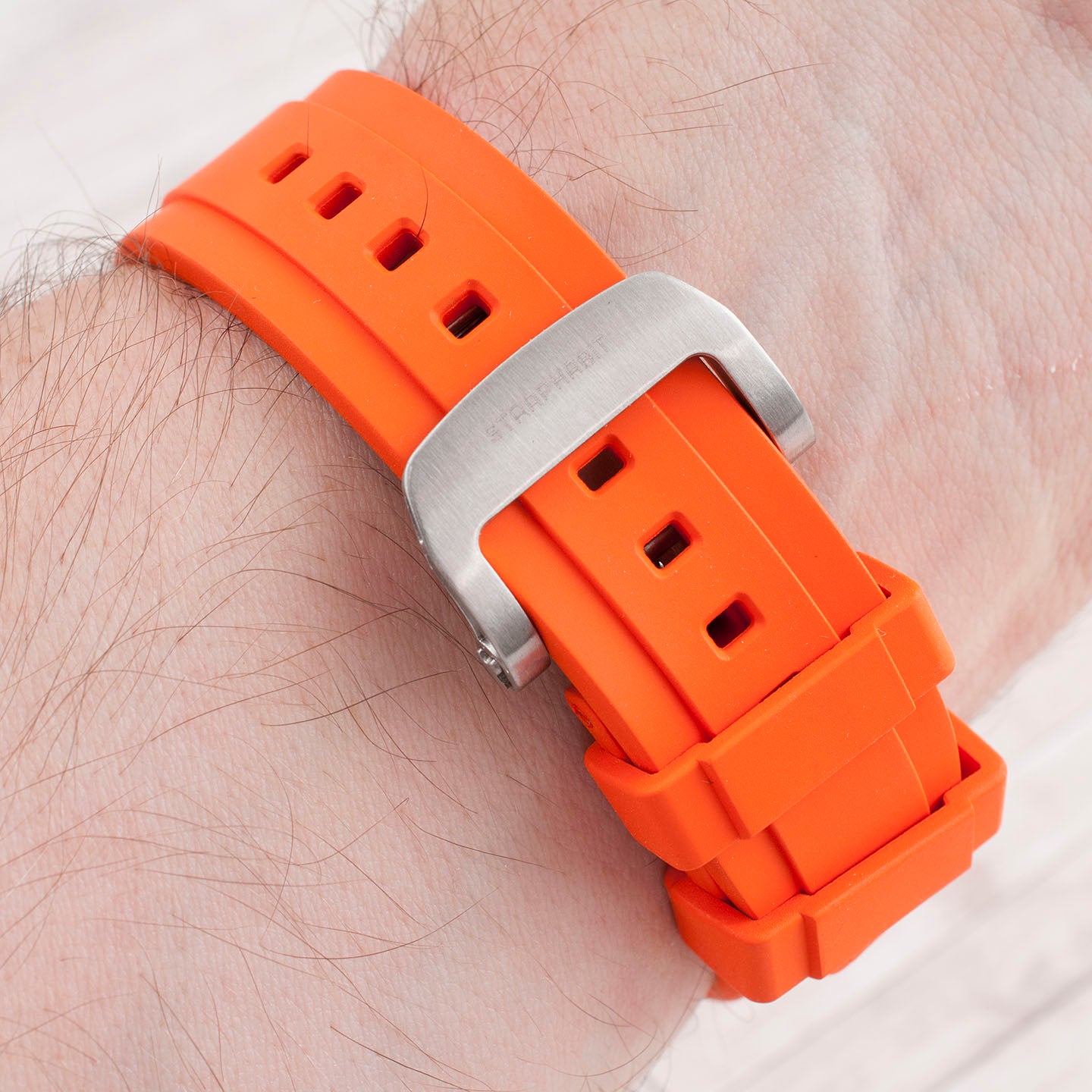 This Wristband Will Shock You When Your Hand Goes Near Your Mouth