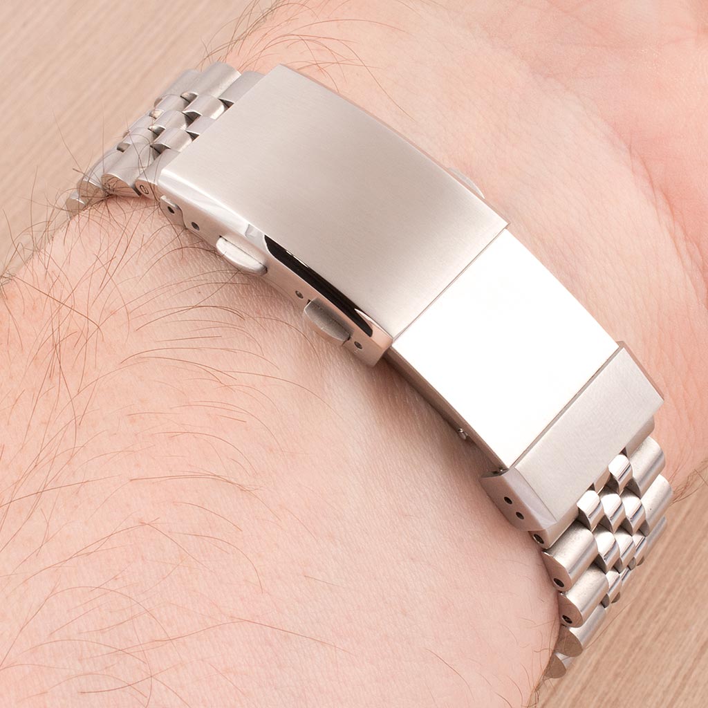 Tool-Less Quick Adjust Bracelet Clasps