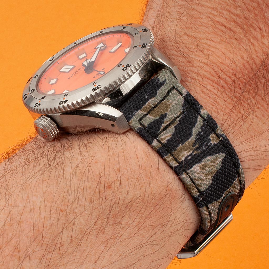 variant_tiger_stripe_camo variant_buckle_silver