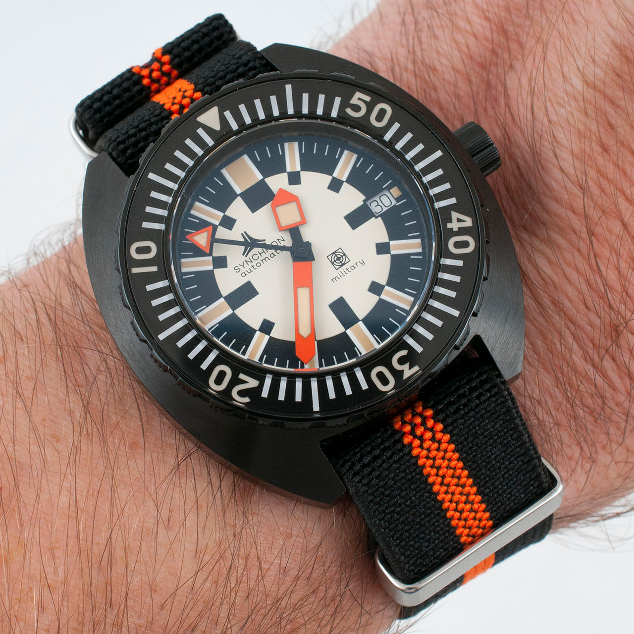 variant_black/orange