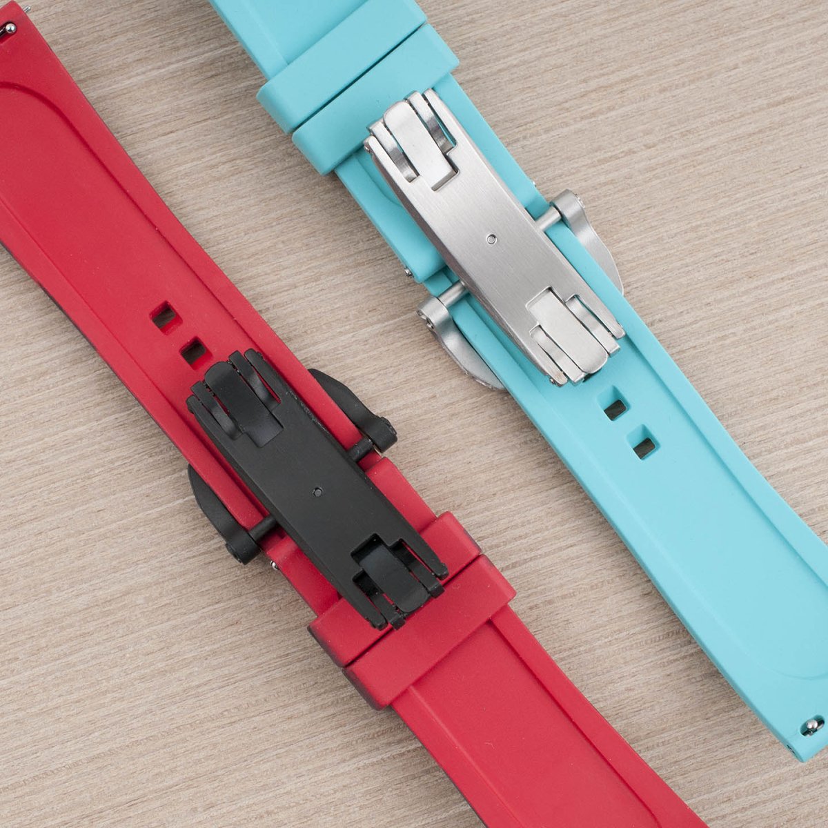 Spring-Loaded Deployant Buckles